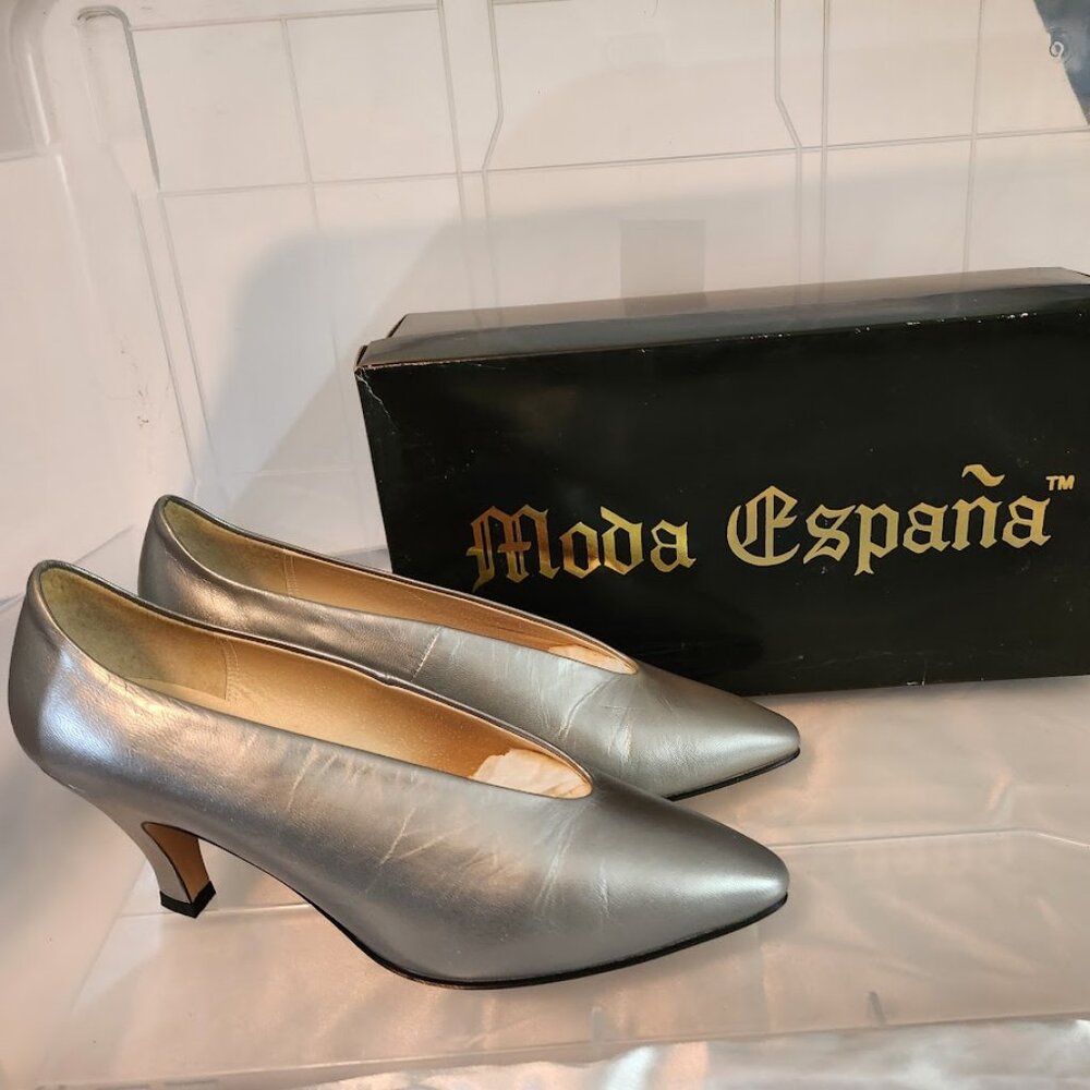 NIB MODA ESPANA Nordstrom Silver Pearlized Heels 6.5M